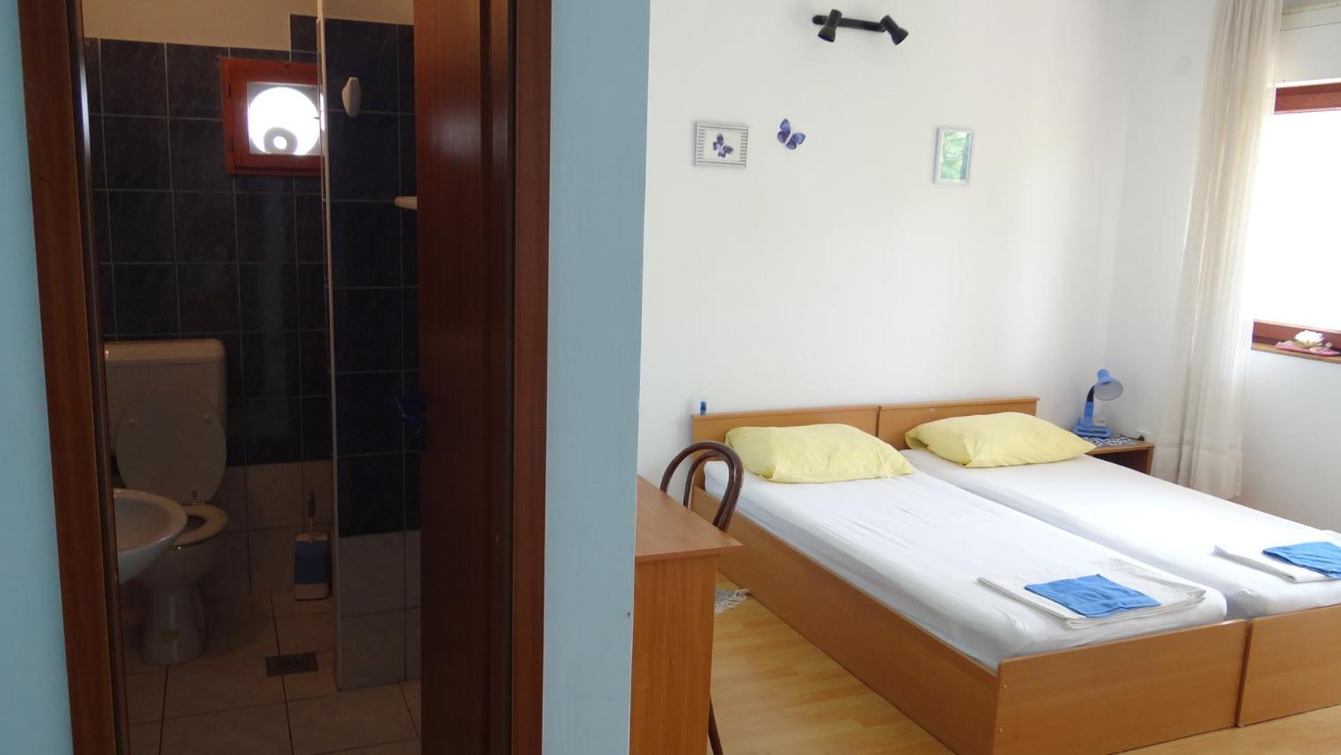 Rajcic Apartman Sobe Omis Exterior photo