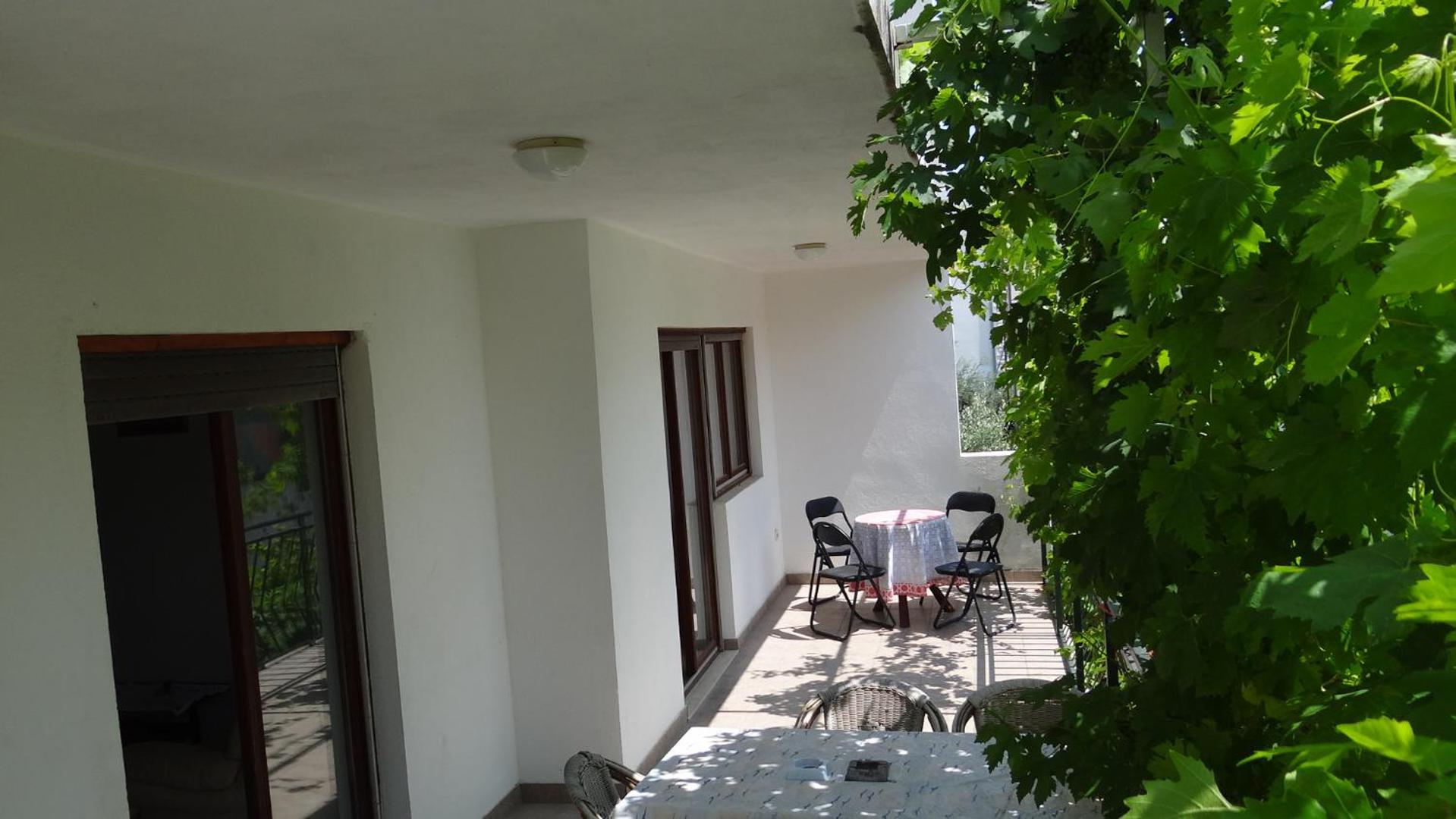 Rajcic Apartman Sobe Omis Exterior photo