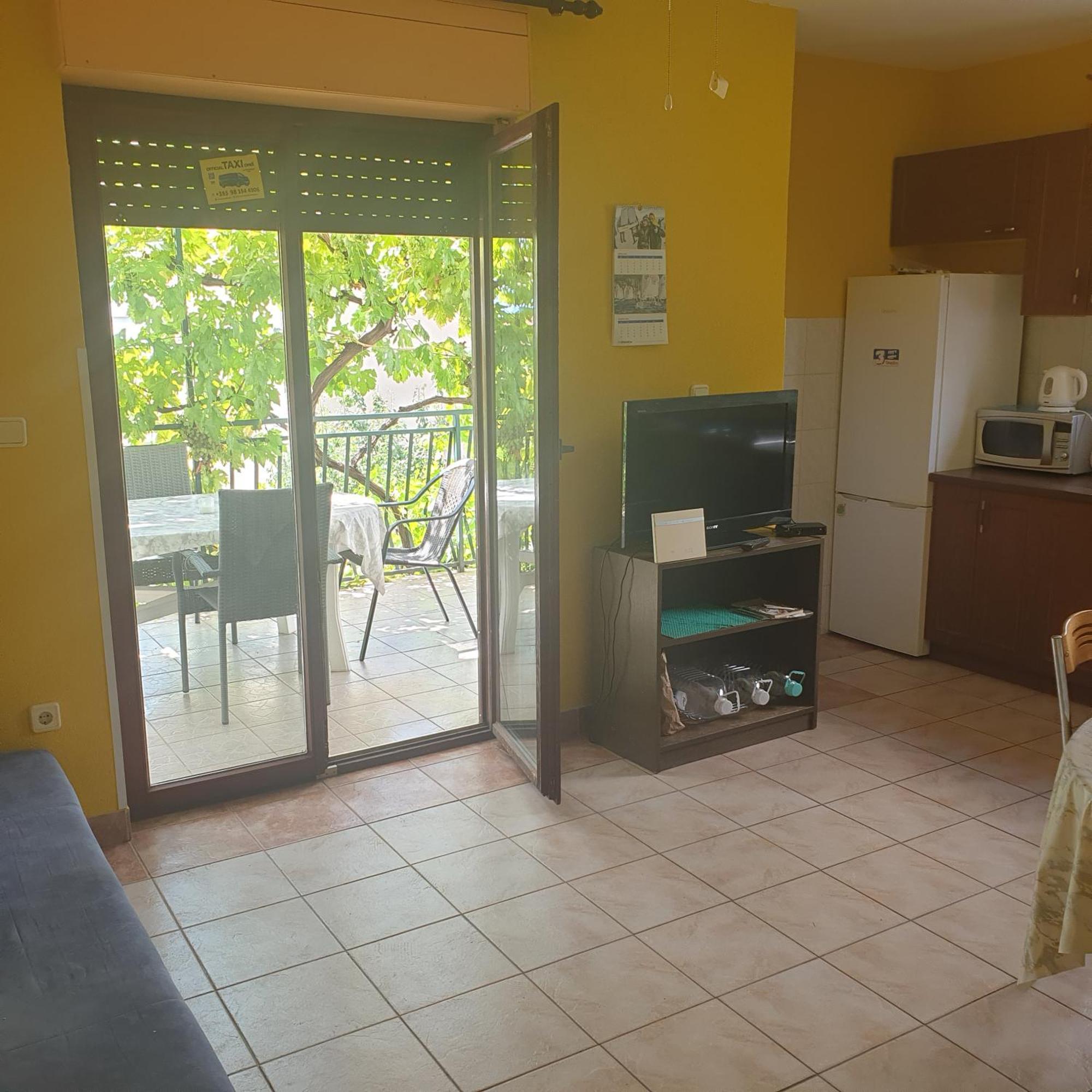 Rajcic Apartman Sobe Omis Exterior photo